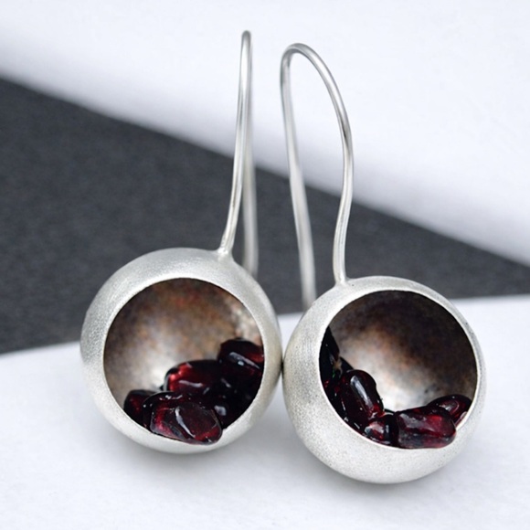 “Fruit Cup” Pomegranate Seed Red Garnet Tumbled Stone Silver Spoon Cove Earrings - Picture 4 of 8